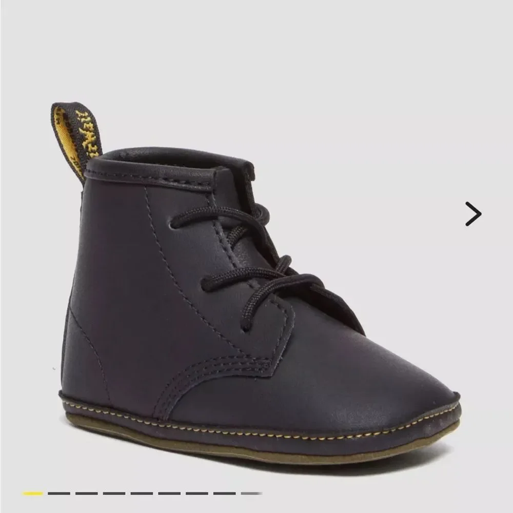 DR MARTENS NEWBORN BLACK 1460 AUBURN LEATHER BOOTIES SIZE 2 LIKE NEW